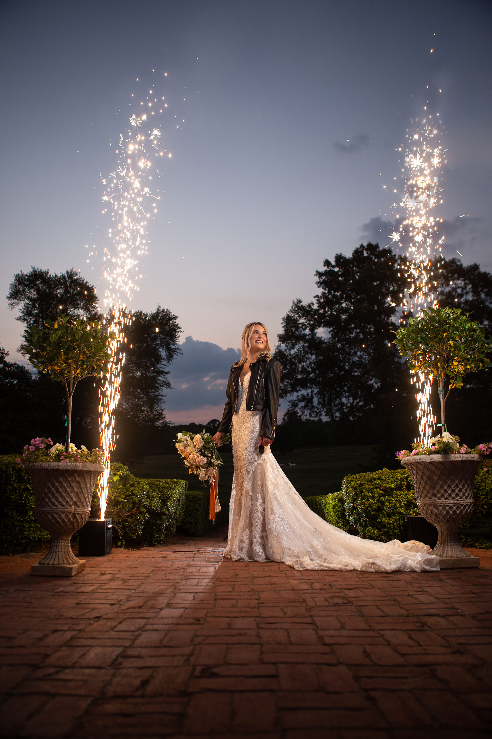 cold sparks lighting and effects for corporate parties, weddings, birthdays, bat/bar mitvahs in atlanta georgia and the surrounding areas
